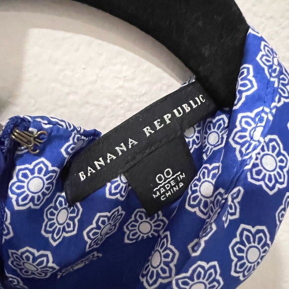 Banana Republic Elodie printed silk halter (voltage blue, 00) - Picture 5 of 5